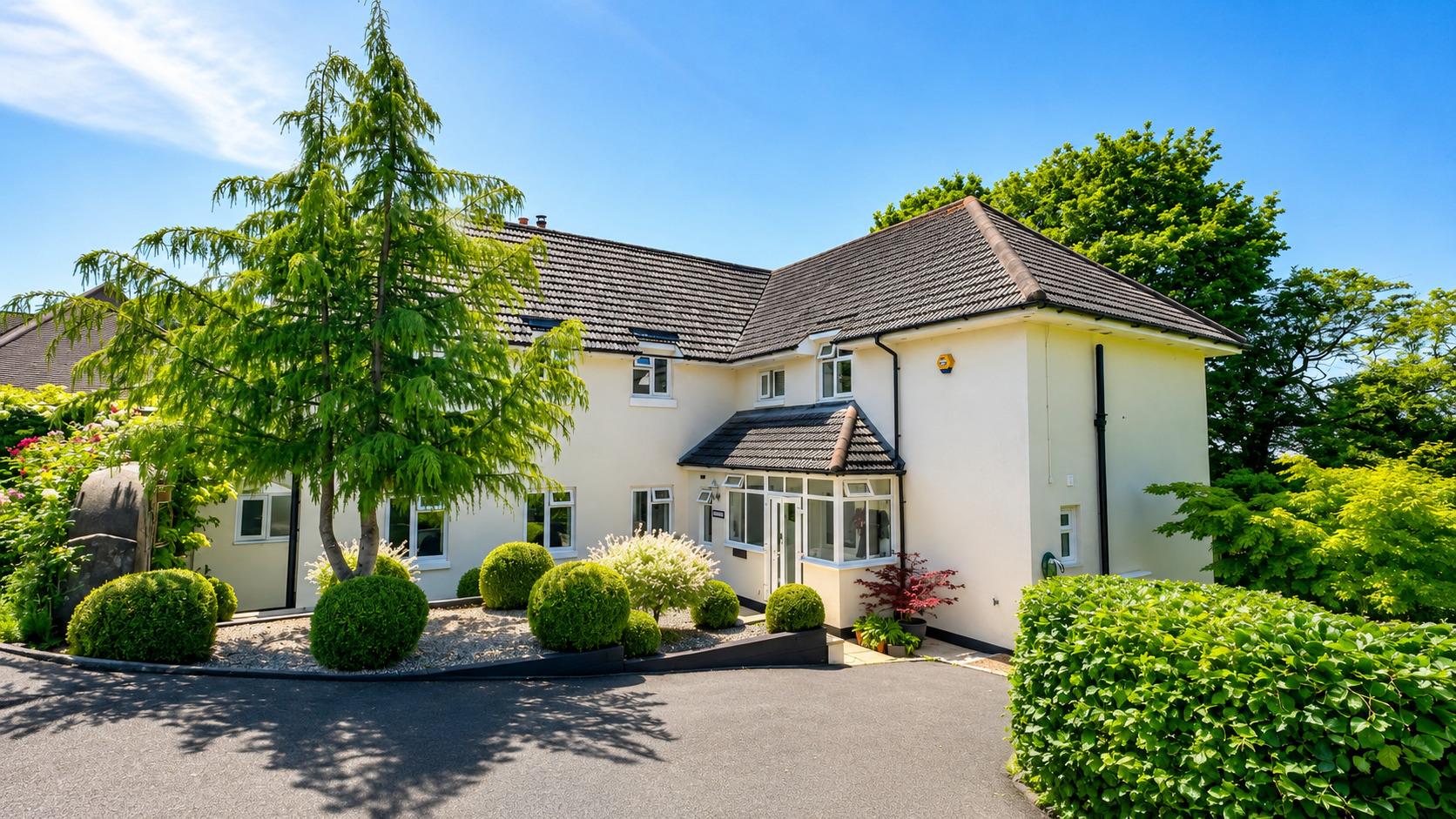 6 bed property in Pilgrims Way, Hastings
